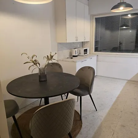 Rauhallinen Ja Viihtyisae Asunto 4 Erillisaenkyae Apartment Salo (Salo)